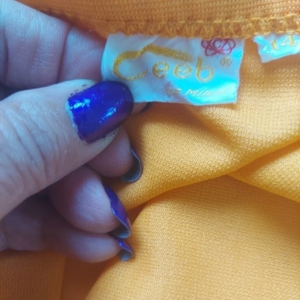 Vintage 60s 70s Ceeb Orange Knit Vest Skirt Set with sunshine yellow‎ buttons - Picture 9 of 14